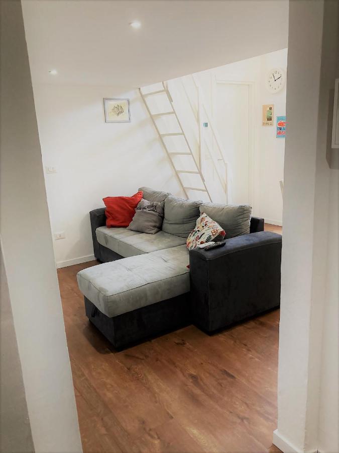 White Flat Puglie Apartment Mailand